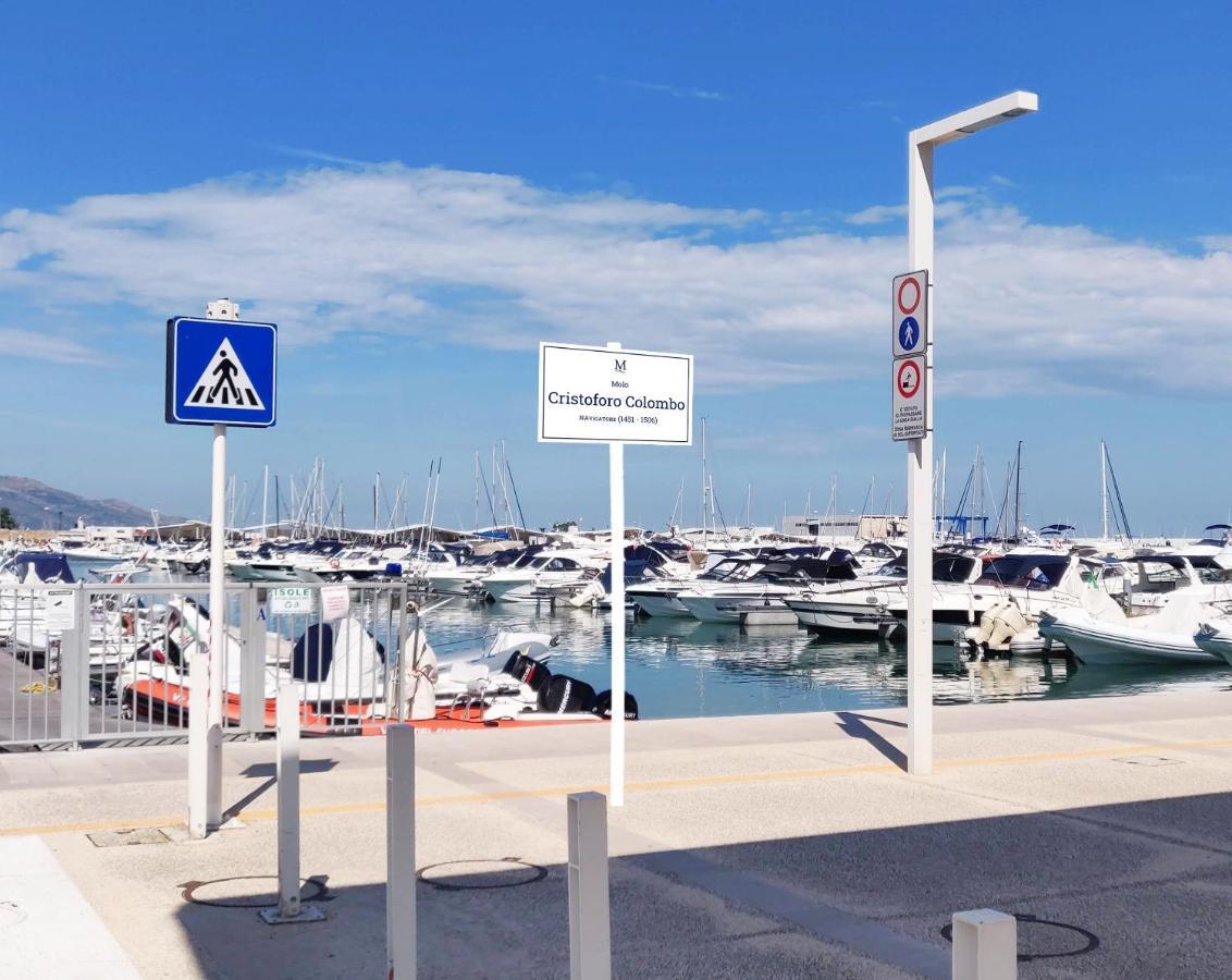 Отель Marina Del Gargano Houseboat Манфредония Экстерьер фото