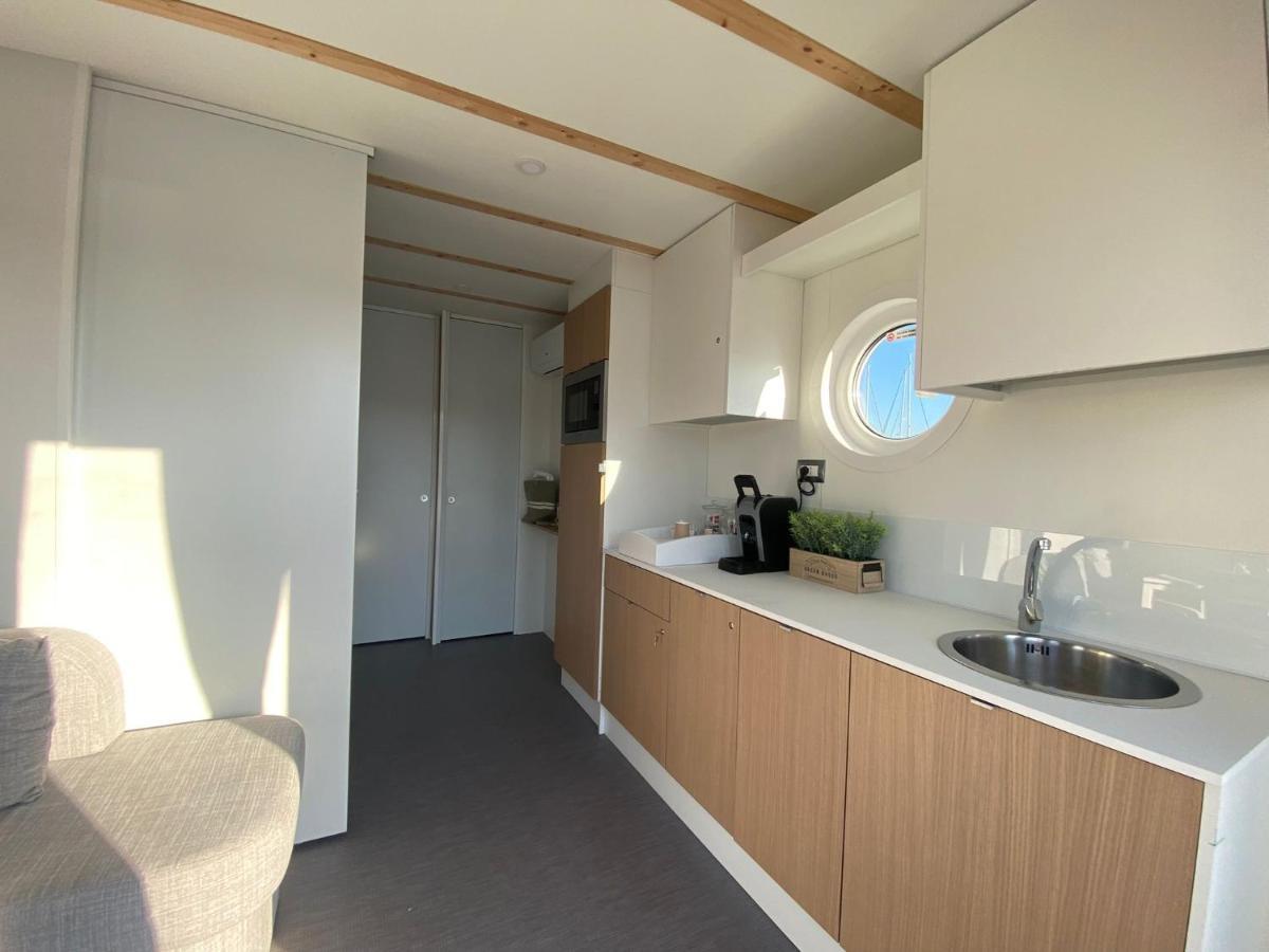 Отель Marina Del Gargano Houseboat Манфредония Экстерьер фото