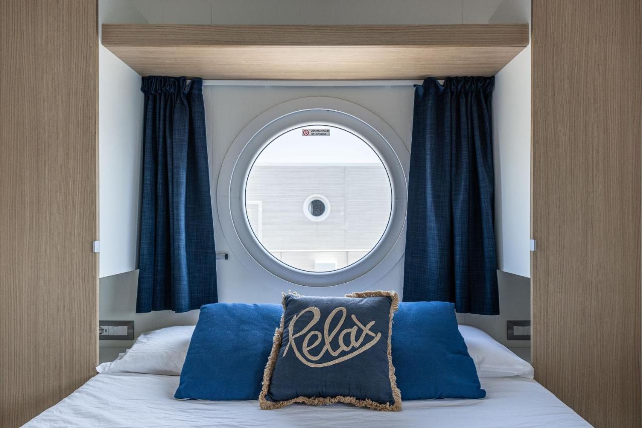 Отель Marina Del Gargano Houseboat Манфредония Экстерьер фото